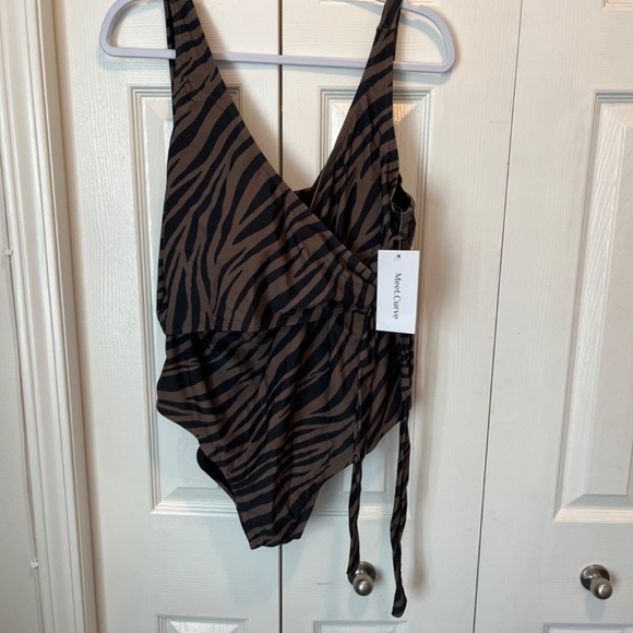 Meet Curve size 3x bathing suit - Picture 2 of 9